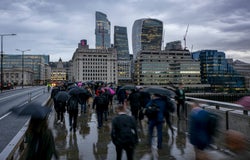 Recruiters put off by commute (1)