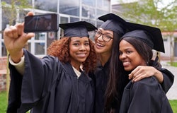 Women lower salary graduates (1)