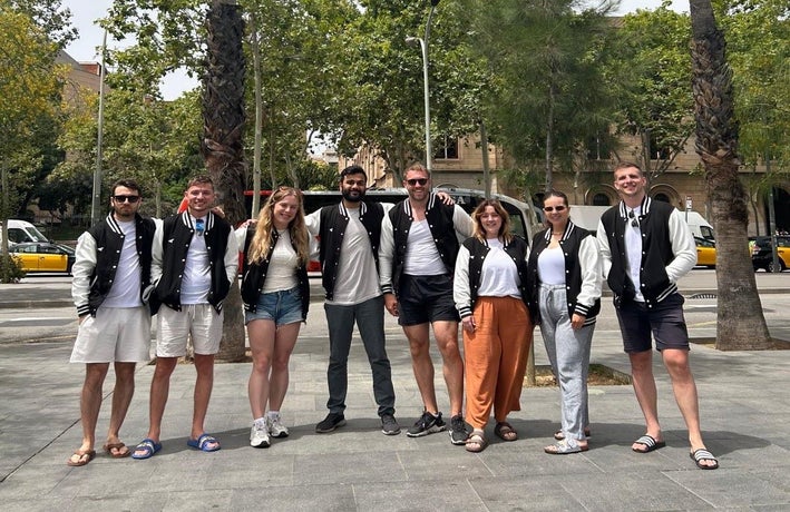 Volunteero